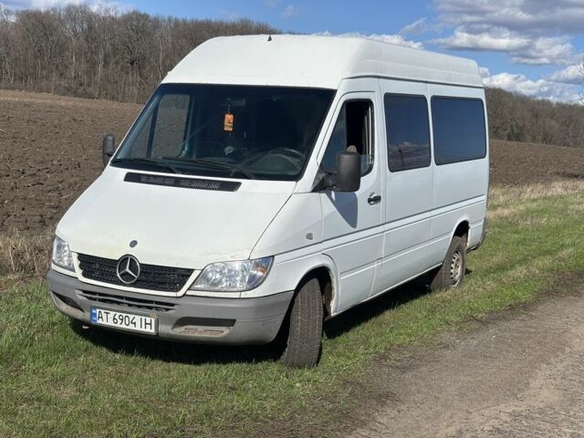 Білий Мерседес Sprinter, об'ємом двигуна 2.1 л та пробігом 700 тис. км за 6000 $, фото 1 на Automoto.ua