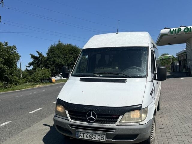 Белый Мерседес Sprinter, объемом двигателя 2.1 л и пробегом 100 тыс. км за 6178 $, фото 1 на Automoto.ua
