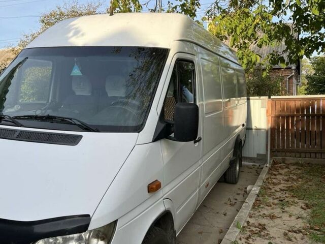 Білий Мерседес Sprinter, об'ємом двигуна 2.2 л та пробігом 700 тис. км за 11521 $, фото 1 на Automoto.ua