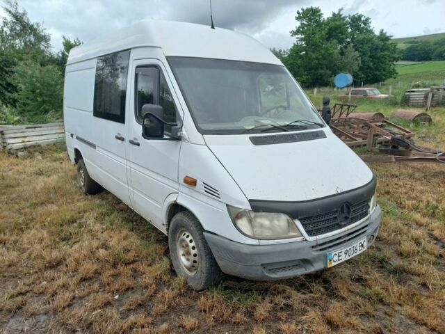 Белый Мерседес Sprinter, объемом двигателя 2.1 л и пробегом 340 тыс. км за 4503 $, фото 1 на Automoto.ua