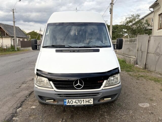 Белый Мерседес Sprinter, объемом двигателя 2.2 л и пробегом 450 тыс. км за 6211 $, фото 1 на Automoto.ua