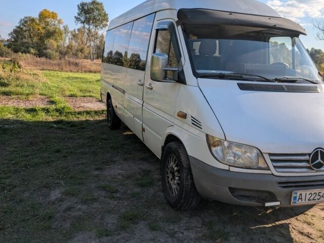 Белый Мерседес Sprinter, объемом двигателя 2.2 л и пробегом 900 тыс. км за 8932 $, фото 1 на Automoto.ua