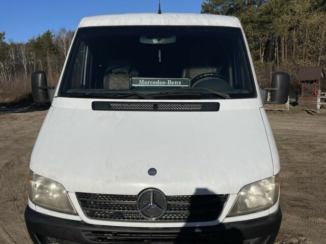 Белый Мерседес Sprinter, объемом двигателя 0 л и пробегом 300 тыс. км за 6200 $, фото 1 на Automoto.ua