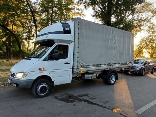 Белый Мерседес Sprinter, объемом двигателя 2.7 л и пробегом 804 тыс. км за 10984 $, фото 1 на Automoto.ua