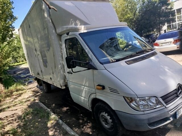 Белый Мерседес Sprinter, объемом двигателя 2.1 л и пробегом 280 тыс. км за 11558 $, фото 1 на Automoto.ua