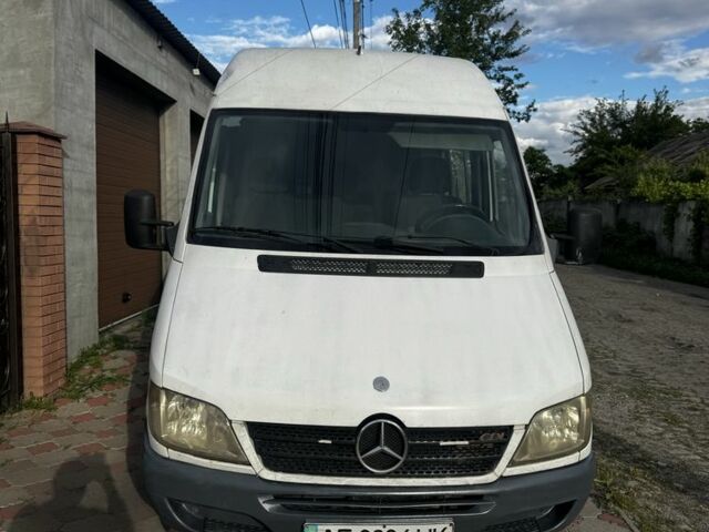 Белый Мерседес Sprinter, объемом двигателя 2.7 л и пробегом 493 тыс. км за 6800 $, фото 1 на Automoto.ua