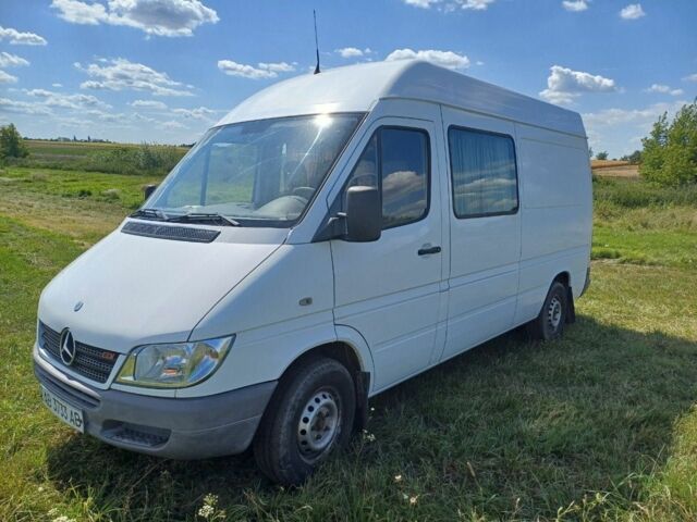 Белый Мерседес Sprinter, объемом двигателя 2.2 л и пробегом 261 тыс. км за 8600 $, фото 1 на Automoto.ua