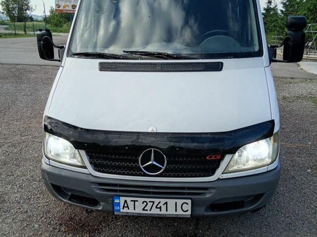 Белый Мерседес Sprinter, объемом двигателя 2.1 л и пробегом 422 тыс. км за 7800 $, фото 1 на Automoto.ua