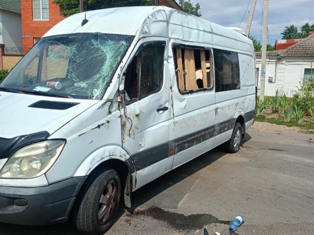 Белый Мерседес Sprinter, объемом двигателя 2.1 л и пробегом 198 тыс. км за 5000 $, фото 1 на Automoto.ua