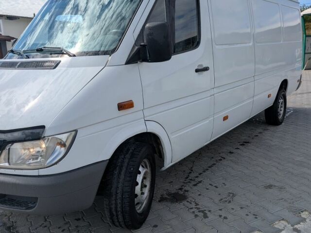 Білий Мерседес Sprinter, об'ємом двигуна 2.1 л та пробігом 525 тис. км за 7696 $, фото 1 на Automoto.ua