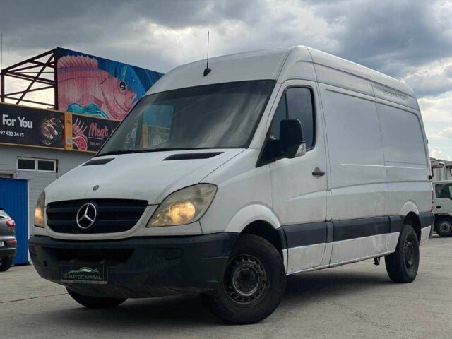 Белый Мерседес Sprinter, объемом двигателя 2.2 л и пробегом 539 тыс. км за 7490 $, фото 1 на Automoto.ua