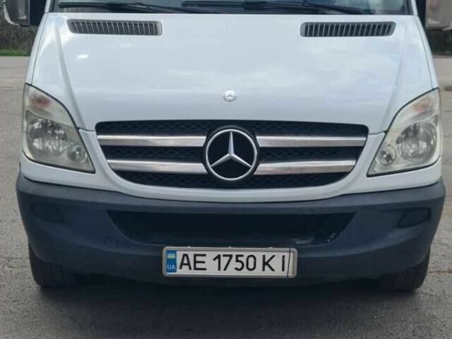 Белый Мерседес Sprinter, объемом двигателя 3 л и пробегом 500 тыс. км за 13963 $, фото 1 на Automoto.ua