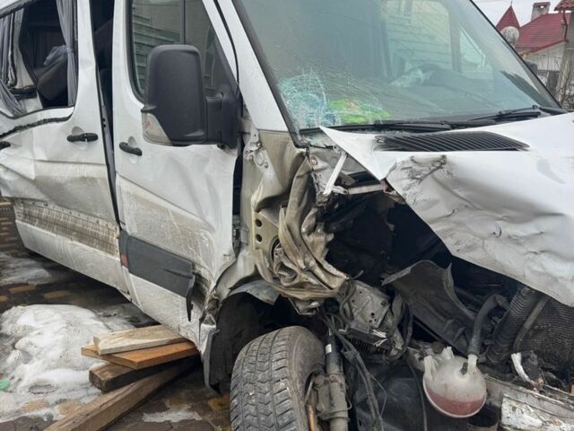 Белый Мерседес Sprinter, объемом двигателя 0 л и пробегом 2 тыс. км за 5906 $, фото 1 на Automoto.ua