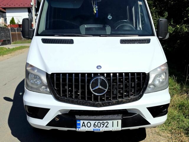 Белый Мерседес Sprinter, объемом двигателя 2.2 л и пробегом 549 тыс. км за 15491 $, фото 1 на Automoto.ua