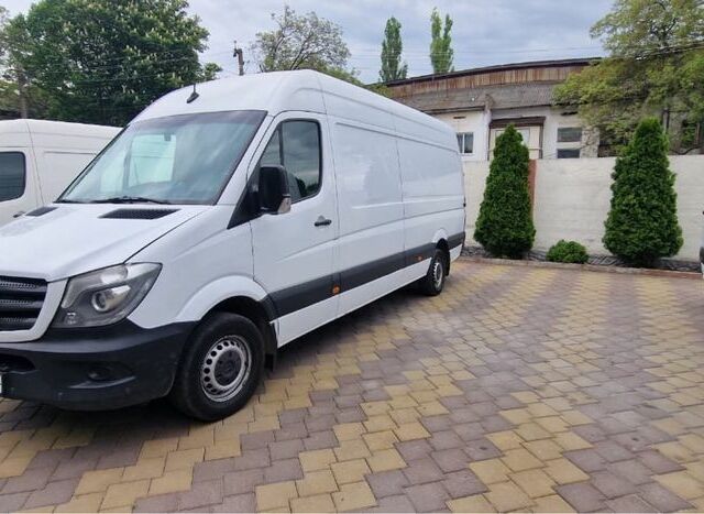Белый Мерседес Sprinter, объемом двигателя 2.2 л и пробегом 399 тыс. км за 16999 $, фото 1 на Automoto.ua