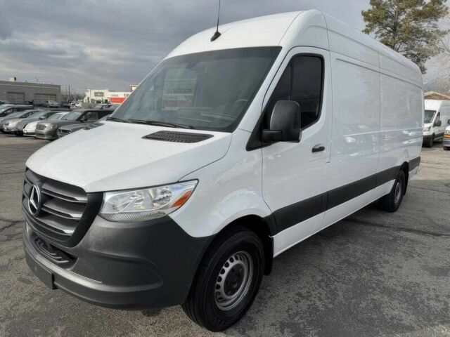 Белый Мерседес Sprinter, объемом двигателя 0 л и пробегом 38 тыс. км за 12000 $, фото 1 на Automoto.ua