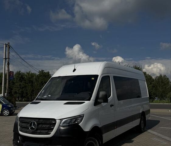 Белый Мерседес Sprinter, объемом двигателя 3 л и пробегом 500 тыс. км за 33316 $, фото 1 на Automoto.ua