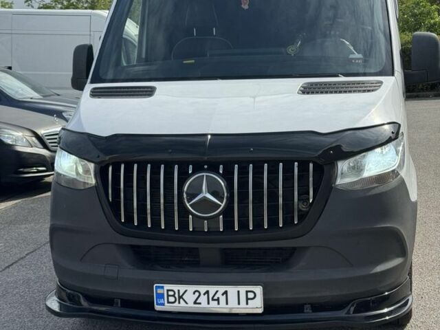 Білий Мерседес Sprinter, об'ємом двигуна 2.2 л та пробігом 200 тис. км за 35083 $, фото 1 на Automoto.ua