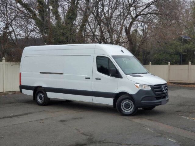 Белый Мерседес Sprinter, объемом двигателя 2 л и пробегом 32 тыс. км за 13000 $, фото 1 на Automoto.ua