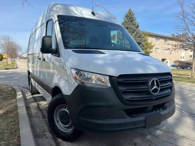 Білий Мерседес Sprinter, об'ємом двигуна 3 л та пробігом 35 тис. км за 13000 $, фото 1 на Automoto.ua