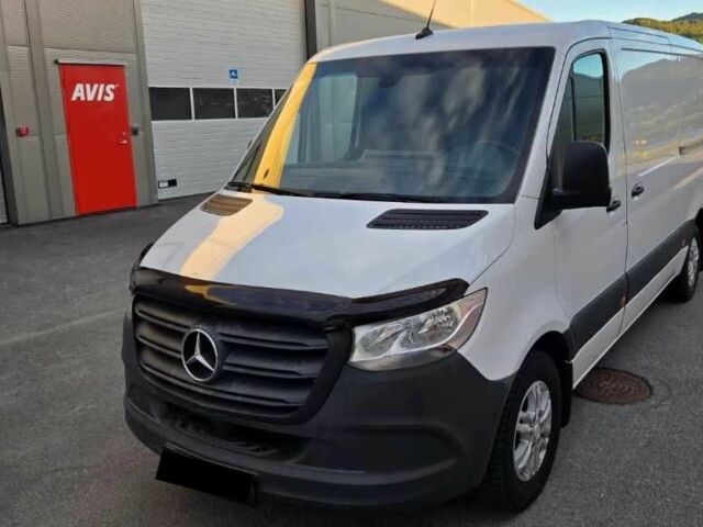 Белый Мерседес Sprinter, объемом двигателя 3 л и пробегом 130 тыс. км за 28000 $, фото 1 на Automoto.ua