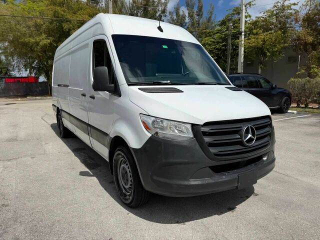 Білий Мерседес Sprinter, об'ємом двигуна 2 л та пробігом 20 тис. км за 20000 $, фото 1 на Automoto.ua