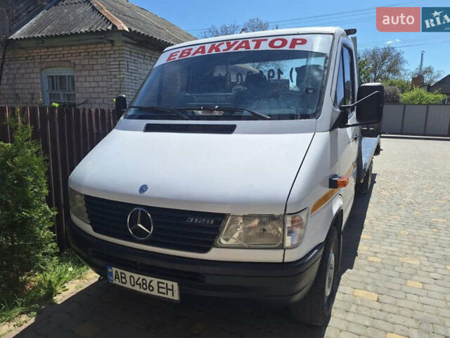 Білий Мерседес Sprinter, об'ємом двигуна 2.9 л та пробігом 680 тис. км за 9000 $, фото 1 на Automoto.ua