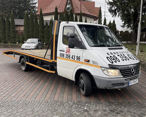 Белый Мерседес Sprinter, объемом двигателя 2.2 л и пробегом 350 тыс. км за 14999 $, фото 1 на Automoto.ua