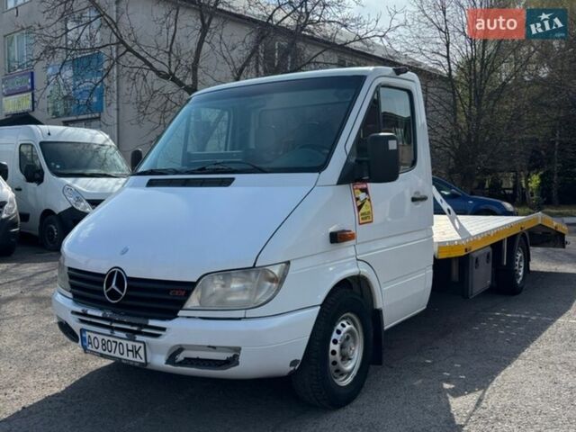 Белый Мерседес Sprinter, объемом двигателя 2.2 л и пробегом 544 тыс. км за 10900 $, фото 1 на Automoto.ua