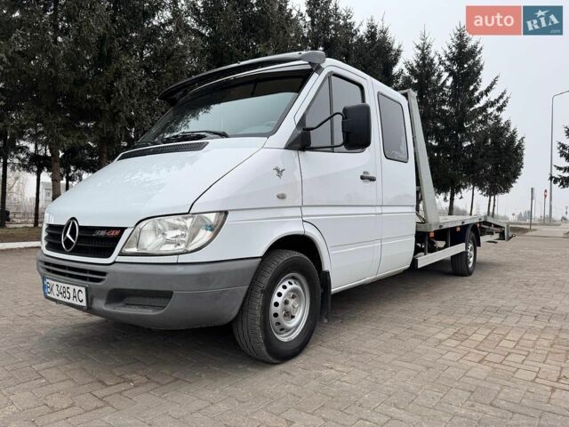Белый Мерседес Sprinter, объемом двигателя 2.7 л и пробегом 460 тыс. км за 14600 $, фото 1 на Automoto.ua