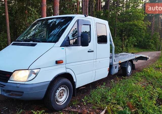 Белый Мерседес Sprinter, объемом двигателя 2.69 л и пробегом 550 тыс. км за 10800 $, фото 1 на Automoto.ua