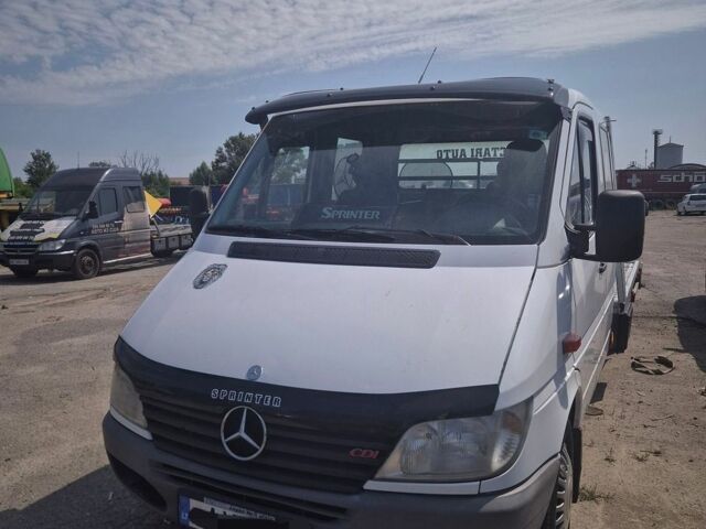 Белый Мерседес Sprinter, объемом двигателя 0 л и пробегом 300 тыс. км за 6000 $, фото 1 на Automoto.ua
