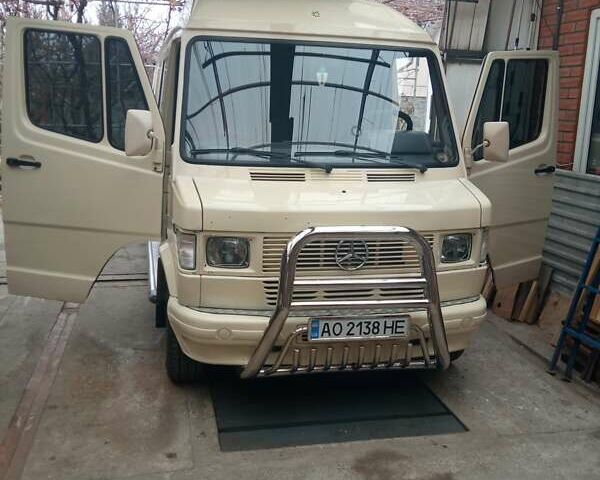 Белый Мерседес Sprinter, объемом двигателя 2.9 л и пробегом 500 тыс. км за 6500 $, фото 1 на Automoto.ua