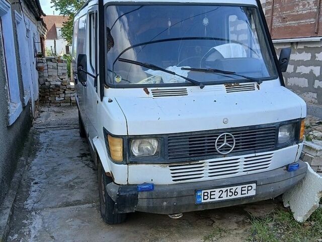 Білий Мерседес Sprinter, об'ємом двигуна 2.3 л та пробігом 575 тис. км за 2500 $, фото 1 на Automoto.ua