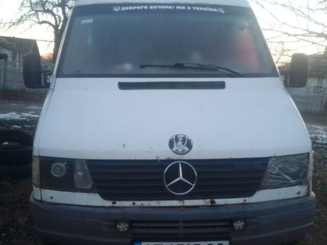 Белый Мерседес Sprinter, объемом двигателя 2.9 л и пробегом 300 тыс. км за 3200 $, фото 1 на Automoto.ua