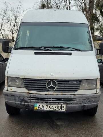 Белый Мерседес Sprinter, объемом двигателя 2.9 л и пробегом 600 тыс. км за 4799 $, фото 1 на Automoto.ua