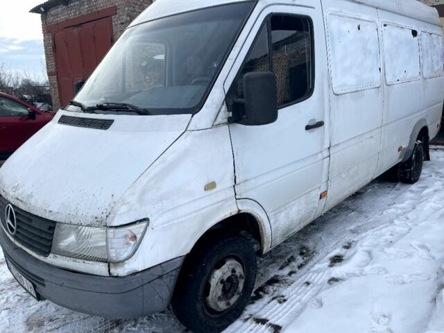 Белый Мерседес Sprinter, объемом двигателя 2.9 л и пробегом 871 тыс. км за 6000 $, фото 1 на Automoto.ua