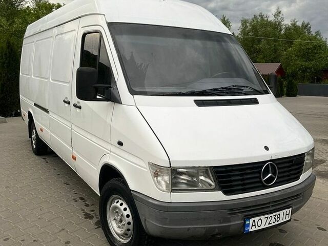 Белый Мерседес Sprinter, объемом двигателя 2.9 л и пробегом 450 тыс. км за 6200 $, фото 1 на Automoto.ua