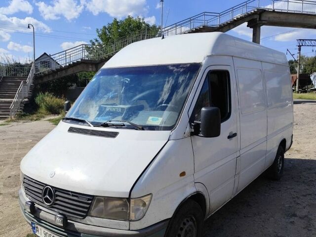 Білий Мерседес Sprinter, об'ємом двигуна 2.3 л та пробігом 450 тис. км за 3900 $, фото 1 на Automoto.ua