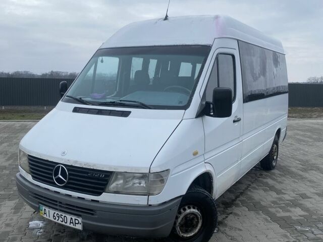 Белый Мерседес Sprinter, объемом двигателя 2.9 л и пробегом 700 тыс. км за 4200 $, фото 1 на Automoto.ua