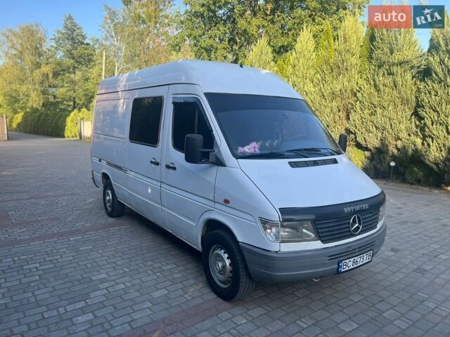Білий Мерседес Sprinter, об'ємом двигуна 2.3 л та пробігом 677 тис. км за 6000 $, фото 1 на Automoto.ua