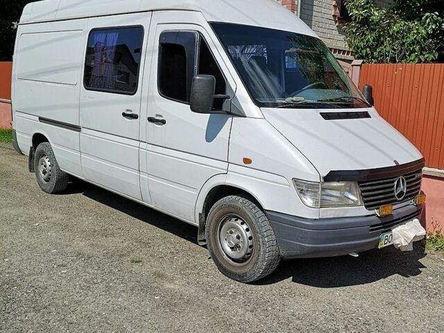 Белый Мерседес Sprinter, объемом двигателя 2.9 л и пробегом 350 тыс. км за 5200 $, фото 1 на Automoto.ua