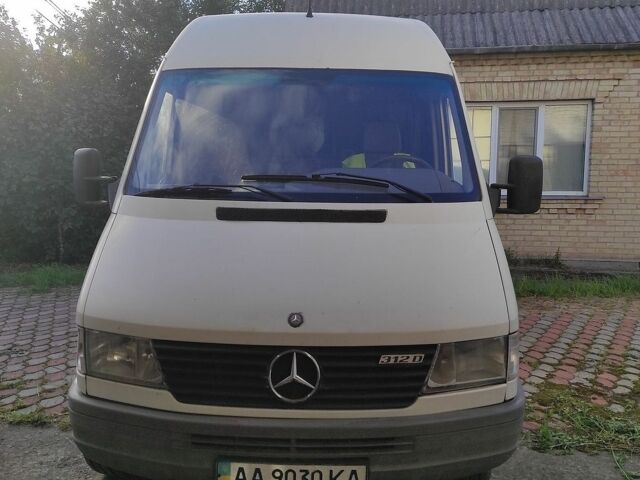 Белый Мерседес Sprinter, объемом двигателя 2.87 л и пробегом 211 тыс. км за 8500 $, фото 1 на Automoto.ua