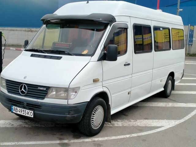 Белый Мерседес Sprinter, объемом двигателя 2.9 л и пробегом 560 тыс. км за 9500 $, фото 1 на Automoto.ua