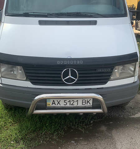 Белый Мерседес Sprinter, объемом двигателя 2.3 л и пробегом 750 тыс. км за 4800 $, фото 1 на Automoto.ua