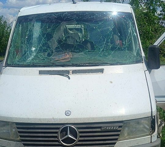 Білий Мерседес Sprinter, об'ємом двигуна 2.87 л та пробігом 650 тис. км за 3000 $, фото 1 на Automoto.ua
