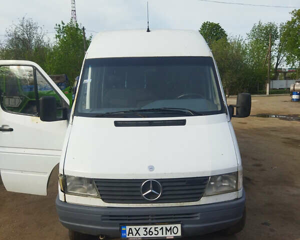 Білий Мерседес Sprinter, об'ємом двигуна 2.9 л та пробігом 500 тис. км за 6100 $, фото 1 на Automoto.ua