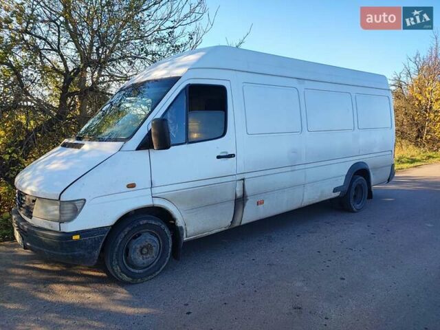 Белый Мерседес Sprinter, объемом двигателя 2.9 л и пробегом 550 тыс. км за 6200 $, фото 1 на Automoto.ua