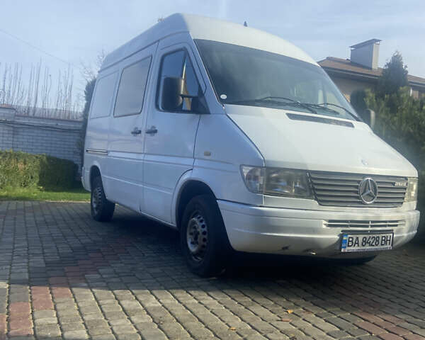 Білий Мерседес Sprinter, об'ємом двигуна 2.3 л та пробігом 517 тис. км за 4500 $, фото 1 на Automoto.ua