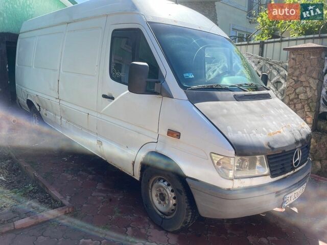 Белый Мерседес Sprinter, объемом двигателя 2.87 л и пробегом 735 тыс. км за 3500 $, фото 1 на Automoto.ua